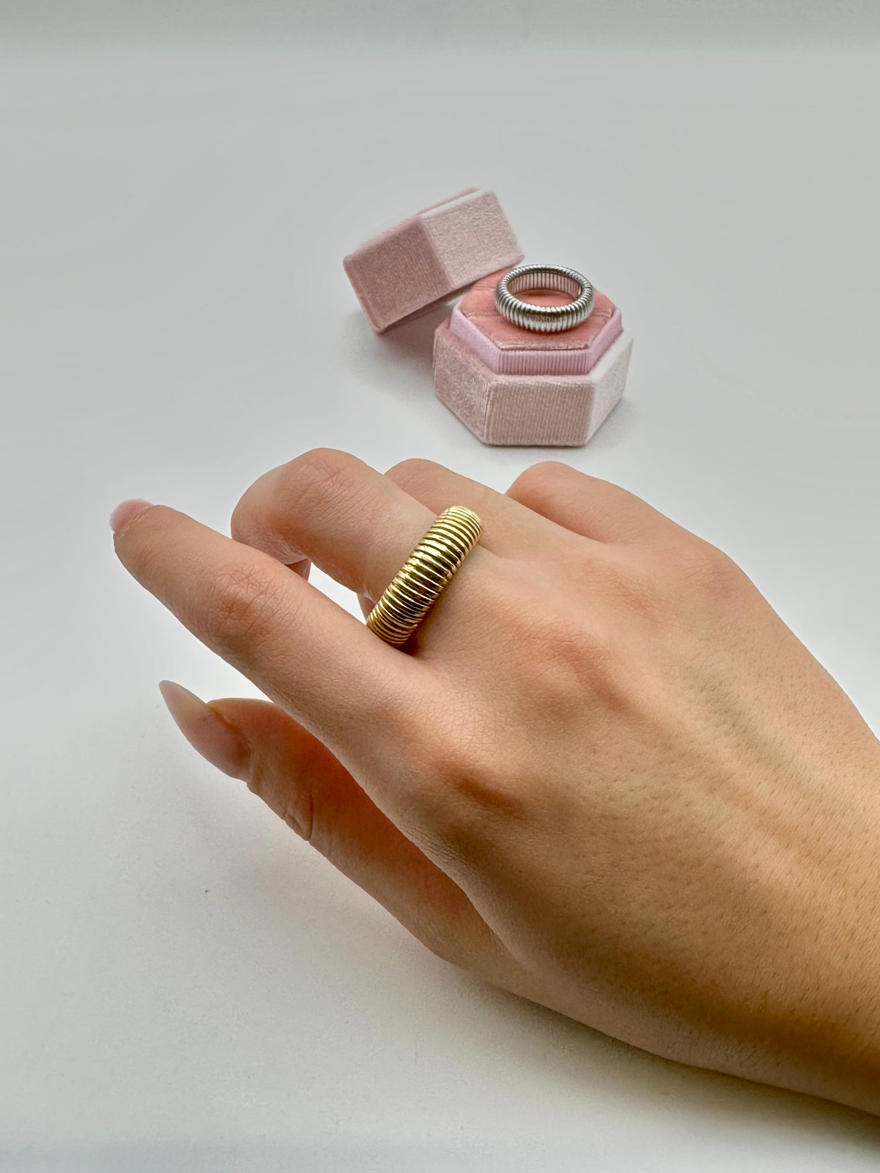 Anello Bea