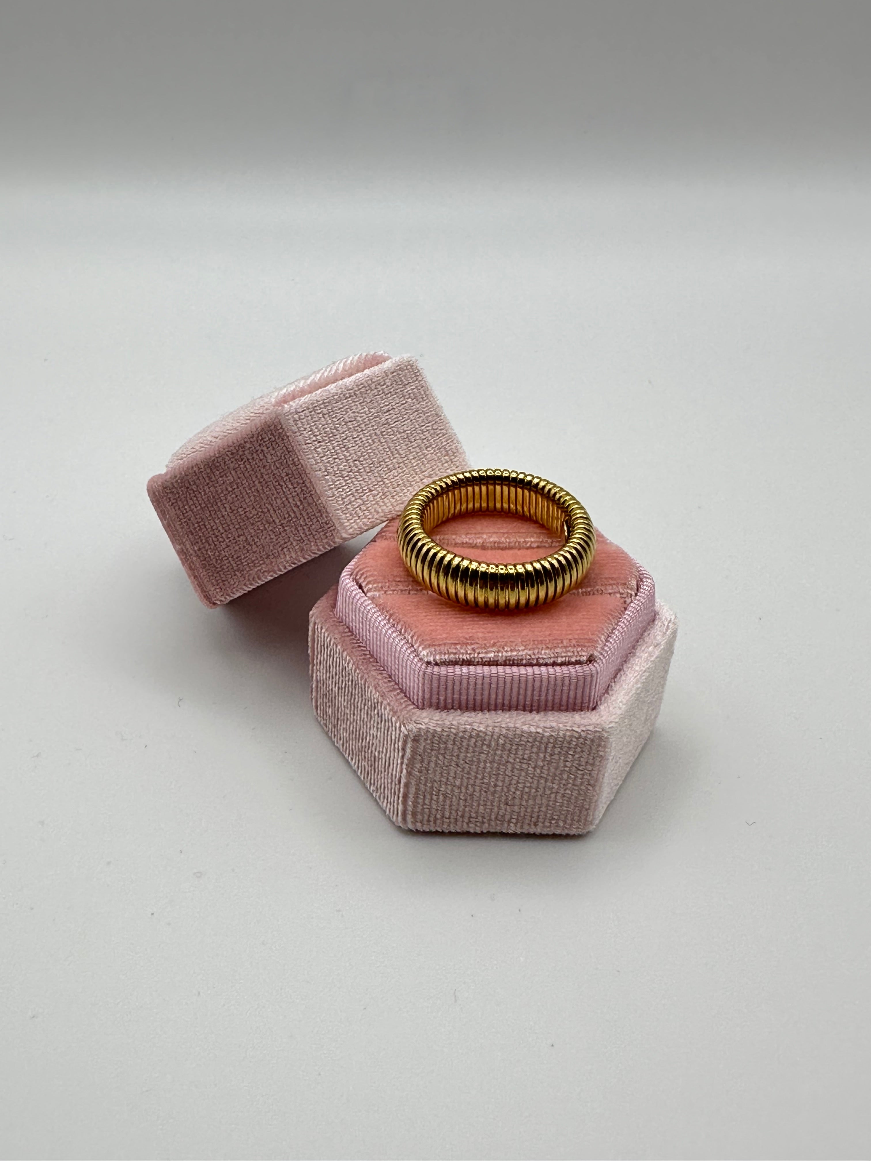 Anello Bea